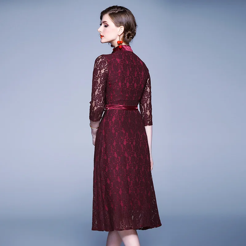 Женское офисное платье с отложным воротником кружевное ажурное в офисном стиле