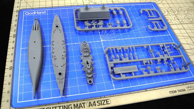 Flyhawk FH9001 1/2000 немецкий линкор Второй мировой войны Бисмарк пластиковая модель |