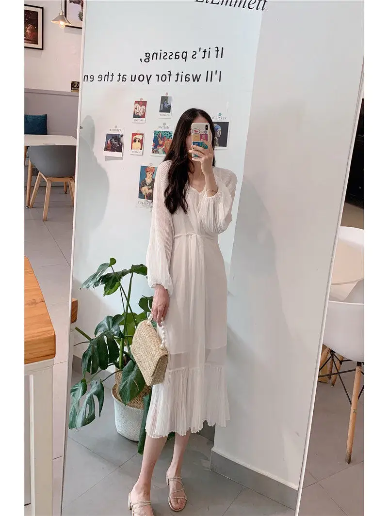 

Fairy Skirt Was Thin V-neck Waist Puff Sleeve Pleated Dress 2022 New Winter Women 's French Gentle White Chiffon Autumn 2021