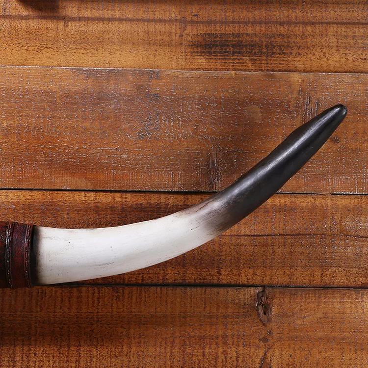 

2021 American West Cowboy Simulation Ox Horn Statue Retro Home Decoration Resin Crafts Sculpture Study Desktop Decoration