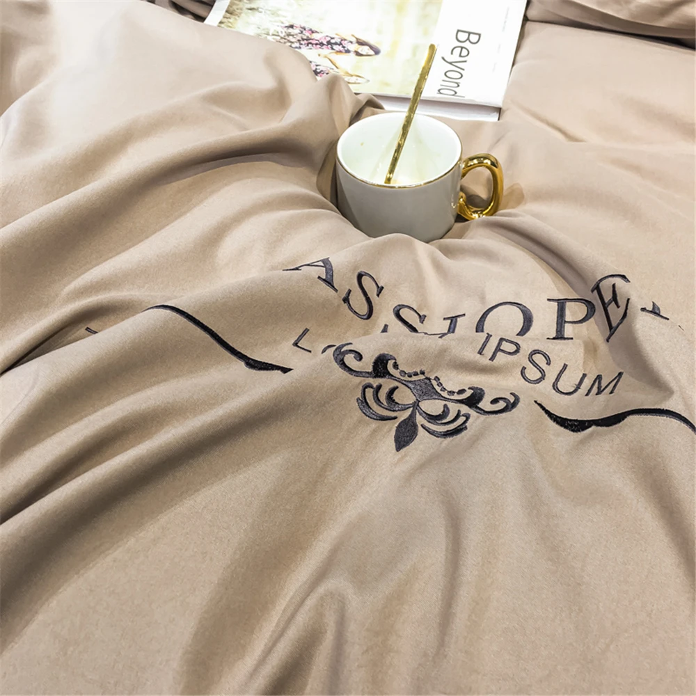 Роскошный классический светло коричневый комплект постельного белья Suaker супер