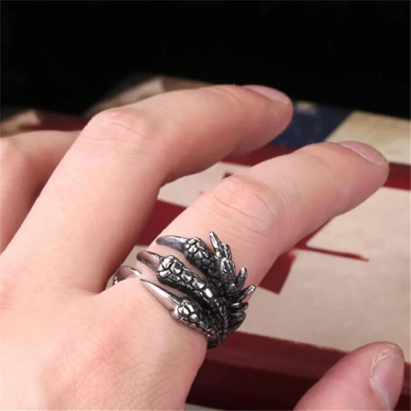 

Punk Locomotive Rock Hip Hop Trend Retro Magic Claw Domineering Men's Ring Boy Birthday Holiday Gift Party Jewelry Wholesale