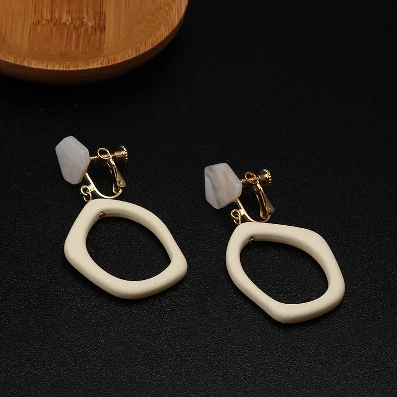 

Geometric Clip On Earrings Resin Shell Earings Non Pierced Gold Hoop Statement White Womens Jewelry Screw Back Dangle Earrings