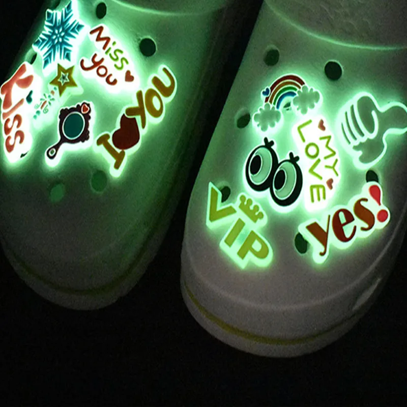 

1pcs Glow in The Dark Croc JIBZ Charms PVC Noctilucence Accessories Decoration Bad Bunny for Clog JIBZ Button Charm for kid Gift