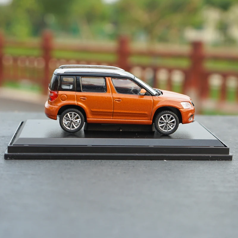 Высокая тщательная 1:43 SKODA Yeti модель автомобиля из сплава статическая