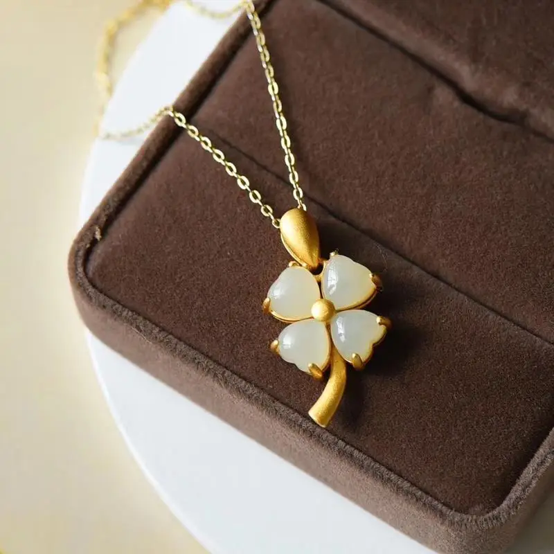 

Hetian White Jade S925 Loving Heart in Sterling Silver Four-Leaf Clover Pendant Vintage Silver Jewelry Simple Clavicle