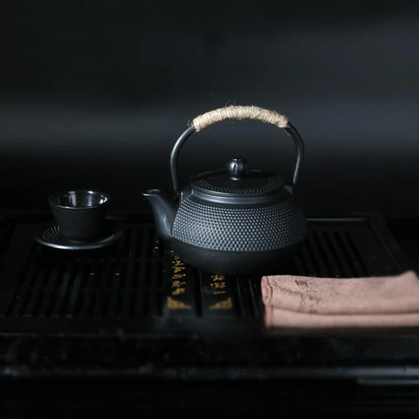 Японский чугунный чайник с ситечком из нержавеющей стали 30 унций (900