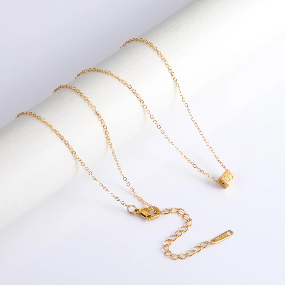 Teamer Первоначальное письмо ожерелье куб женский квадратный кулон сердце