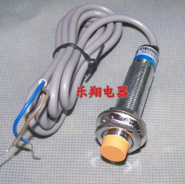 Емкостный бесконтактный выключатель LJC12A3-2-Z/PNP трехпроводной нормально разомкнутый