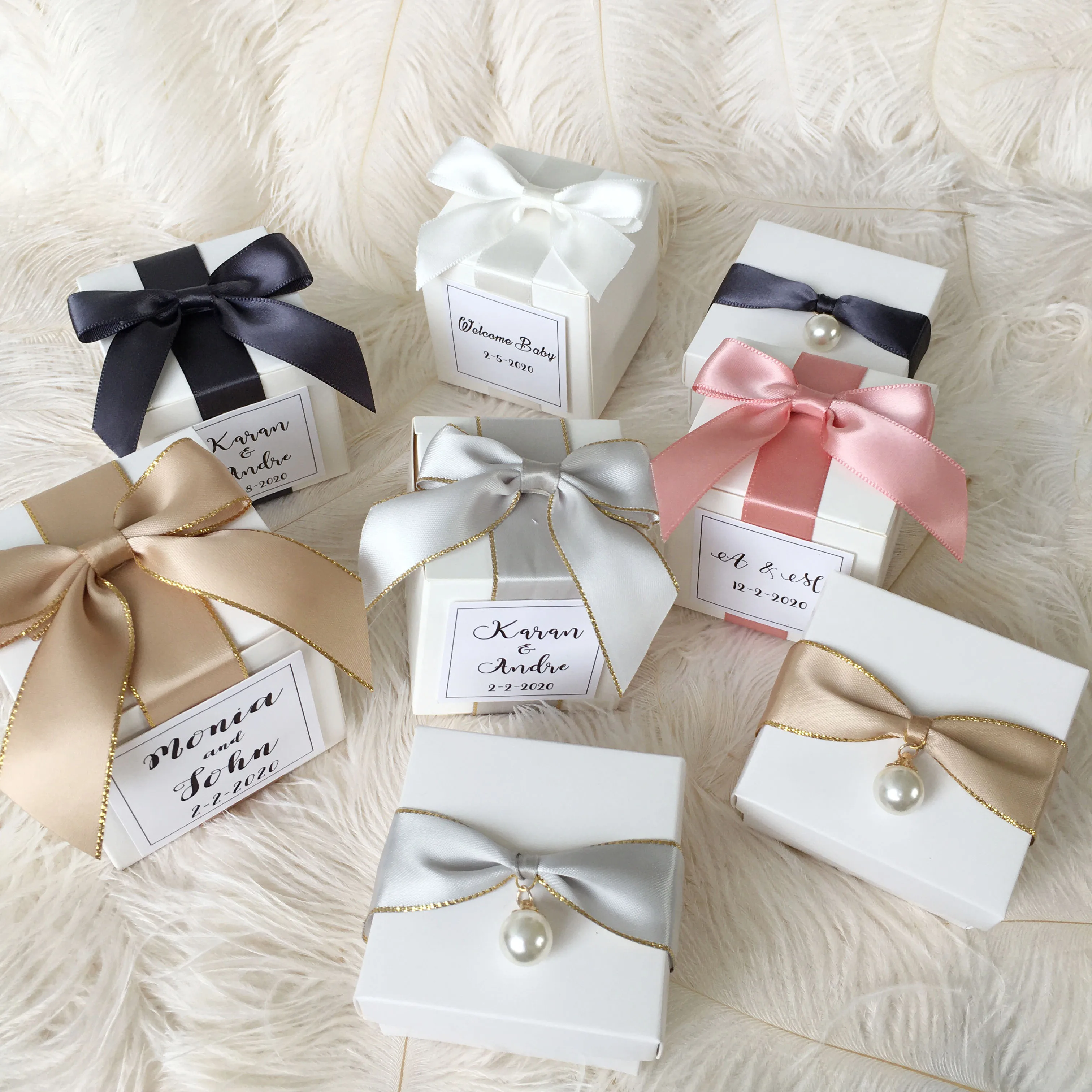 

Personalized European Atmosphere White Cube Candy Boxes Wedding Party Supplies Gifts Packing Box Baby Shown Favors Gift Bag