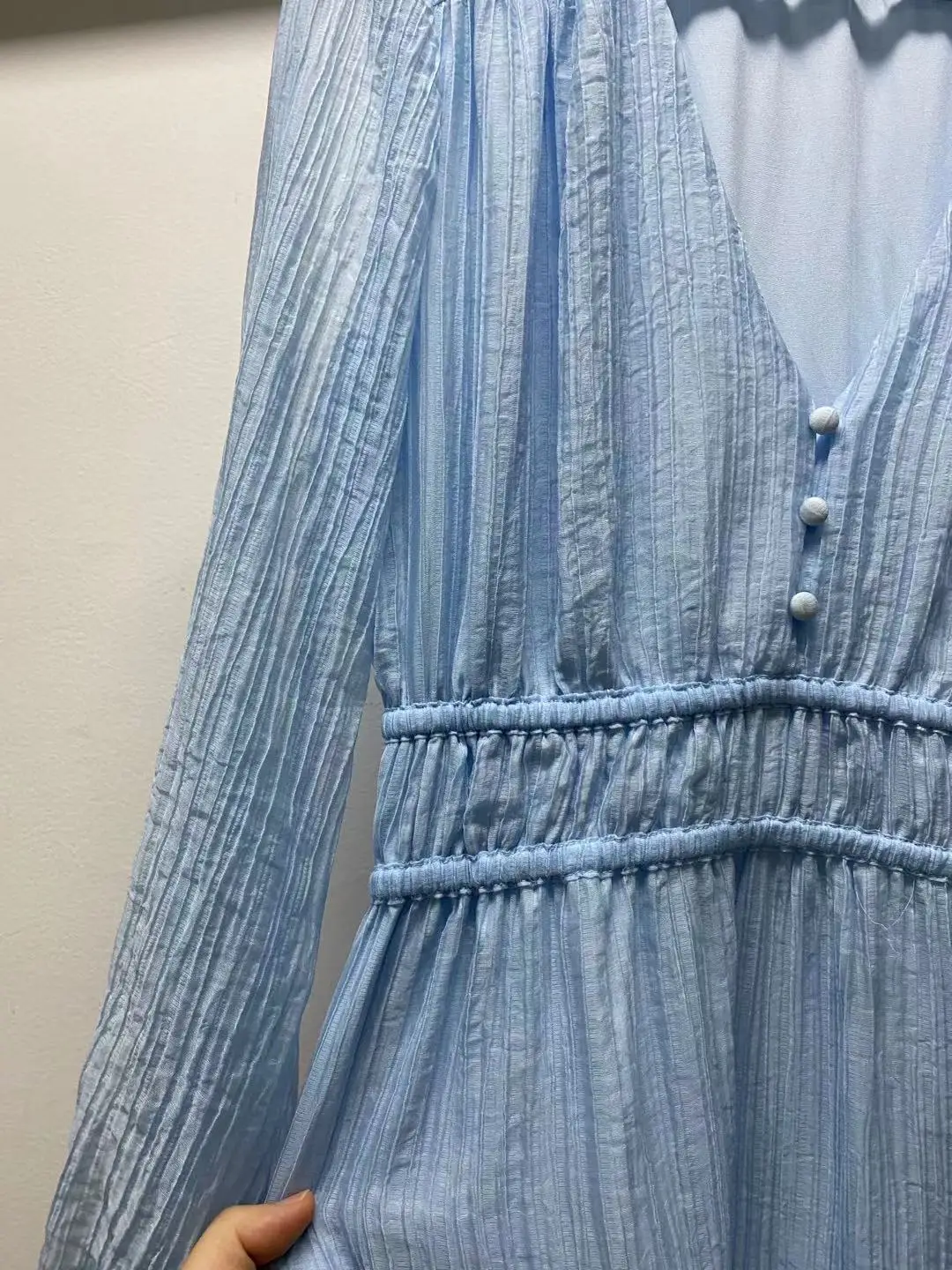 

2021 spring and summer new V-neck waist slimming sky blue pleated cake skirt women's dress