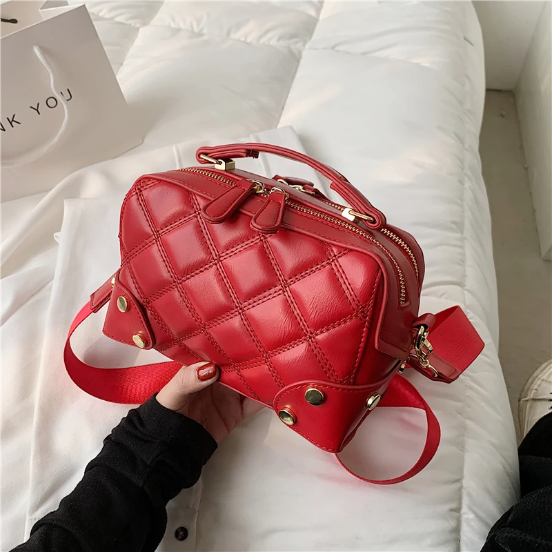 

Diamond Lattice Rivets Women Box Handbag Design PU Leather Square Shoulder Bag for Women 2021 Trend Crossbody Bags Free Shipping