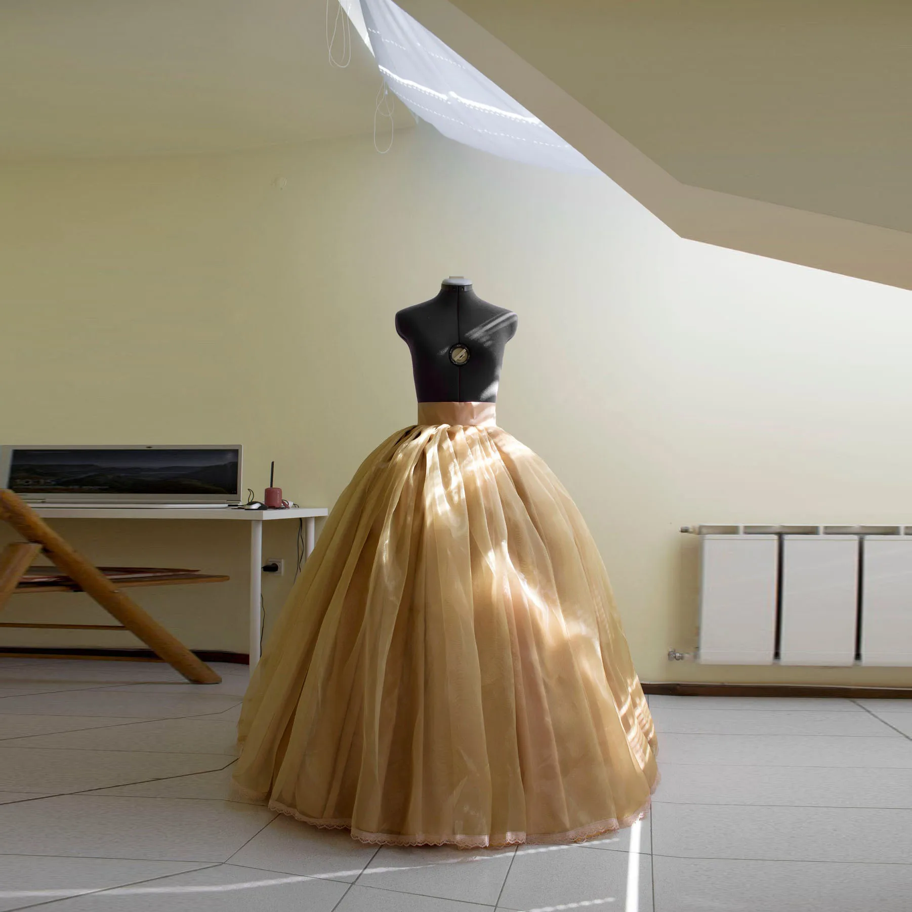 

Elegant Champagne Skirt A-Line Elastic Waist Tulle Organza Ruffle Floor Length Ball Skirt Applique Shoot Photo Custom Made