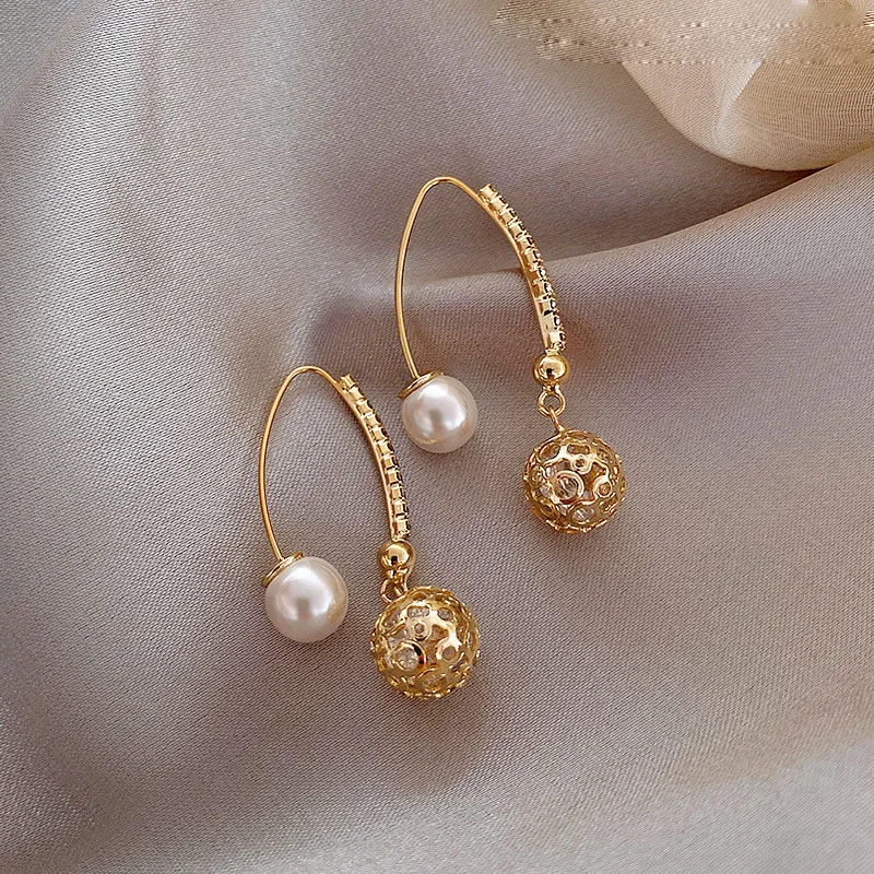 

Trendy Hanging Earrings Golden Ball Pendant Earrings Pearl Earrings For Women Elegant Jewelry Earrings Accessories