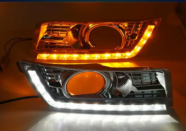 

Car LED Daytime Running Lights DRL / Yellow Turn Signal Lamp For Cadillac SRX