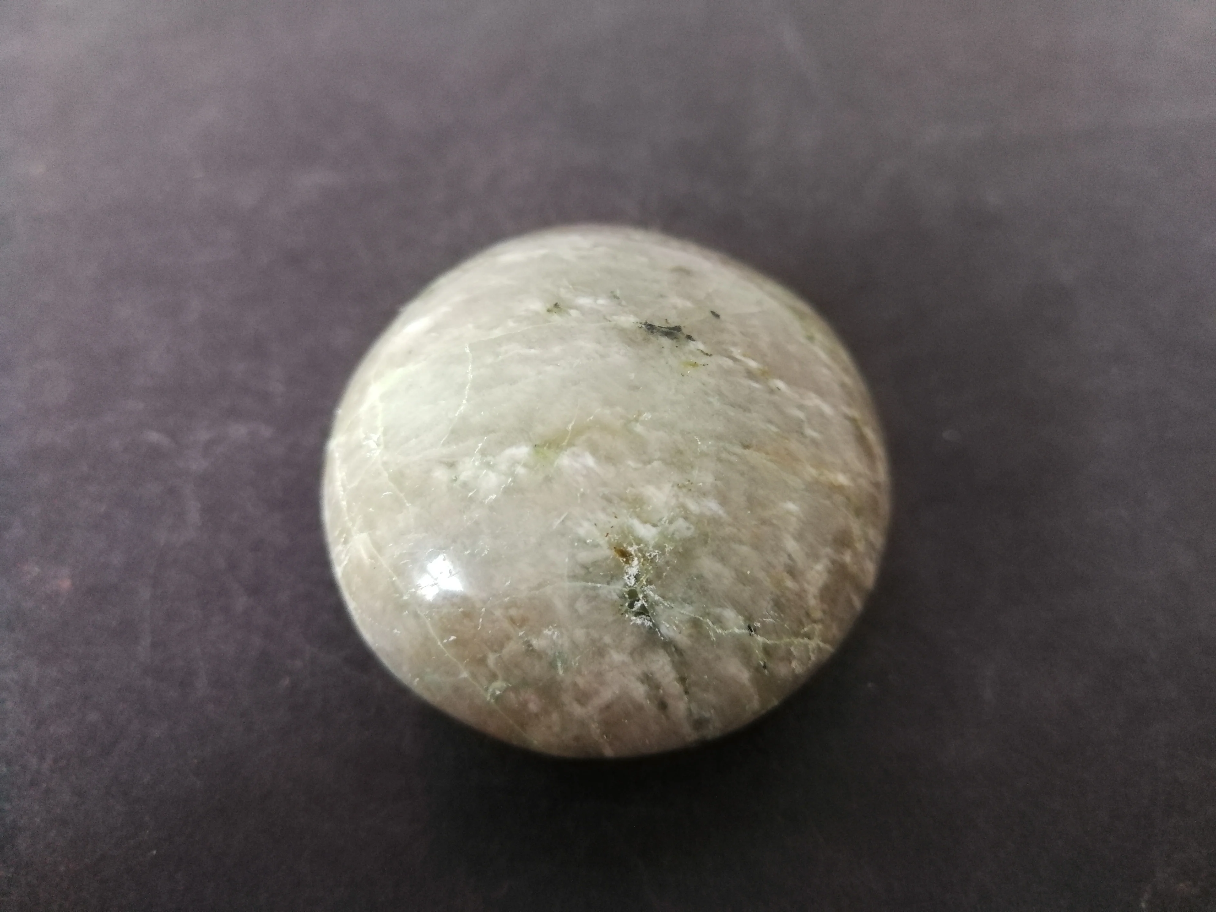 56.0gNatural green Moonstone Worry Stone polished quartz crystal palm stone mineral specimen Reiki healing home decorati | Дом и сад