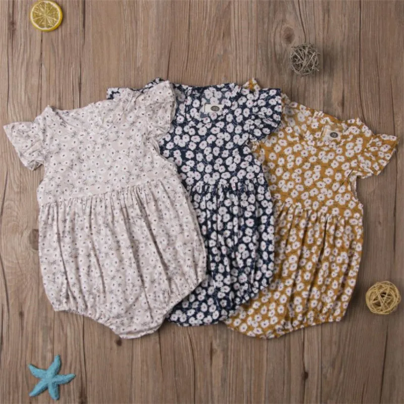 

Baby Girls Summer Romper Floral Ruffle Sleeve Classical Round Back Button Outfit Button Closure Loose Girls Jumpsuit 0-24 Months