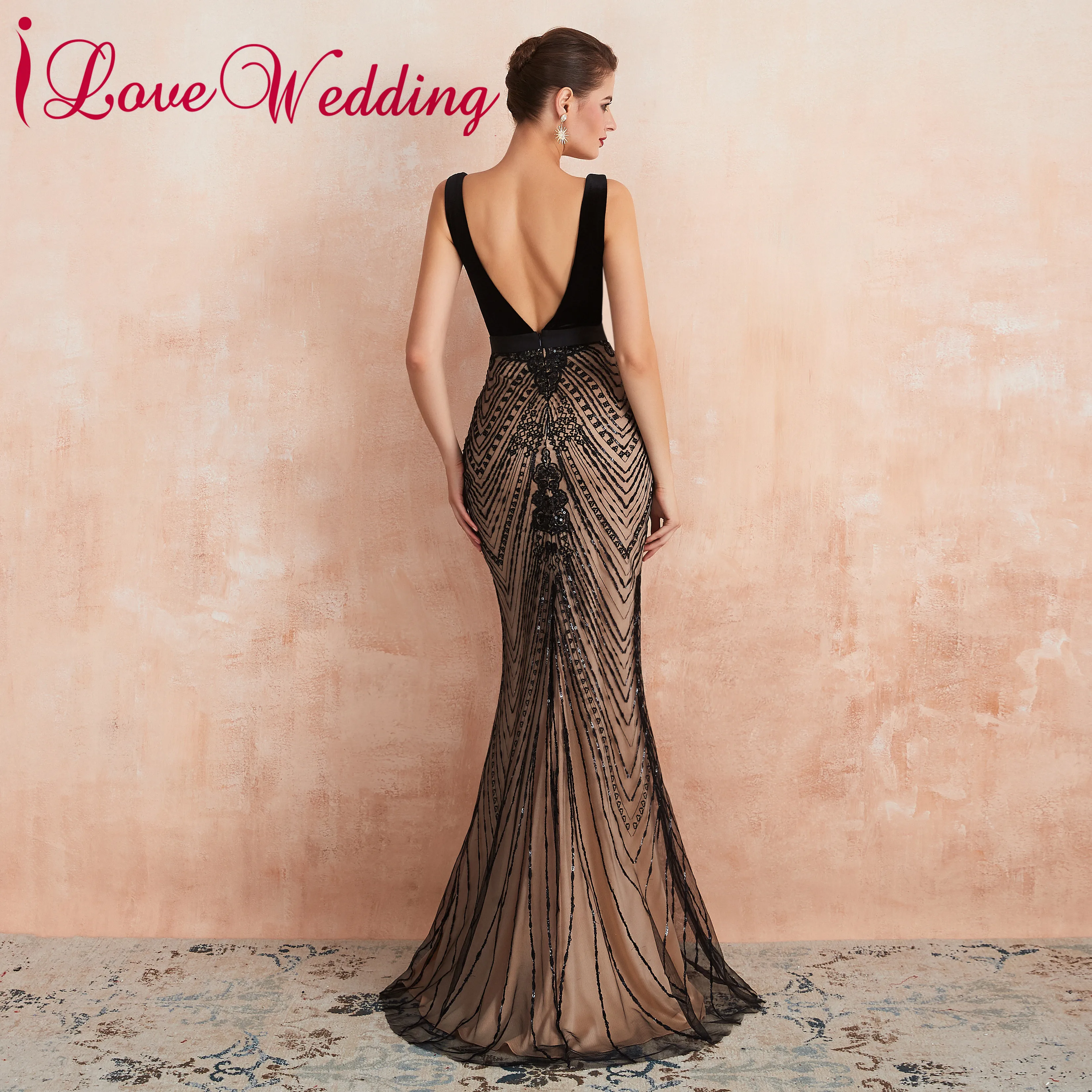 Черное кружевное вечернее платье без рукавов с v-образным вырезом | Свадьбы и