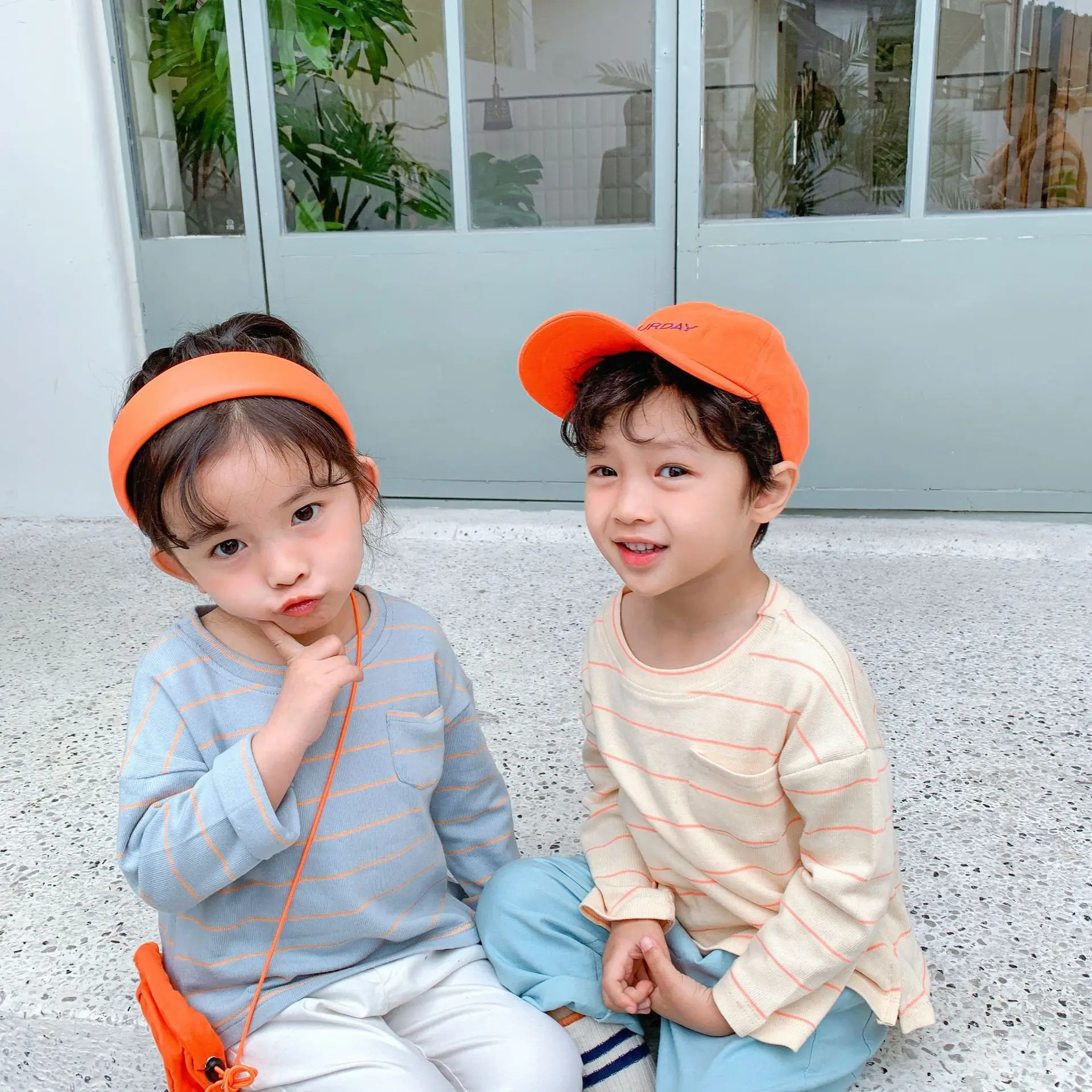 Хлопковые футболки в полоску с длинными рукавами для мальчиков и девочек