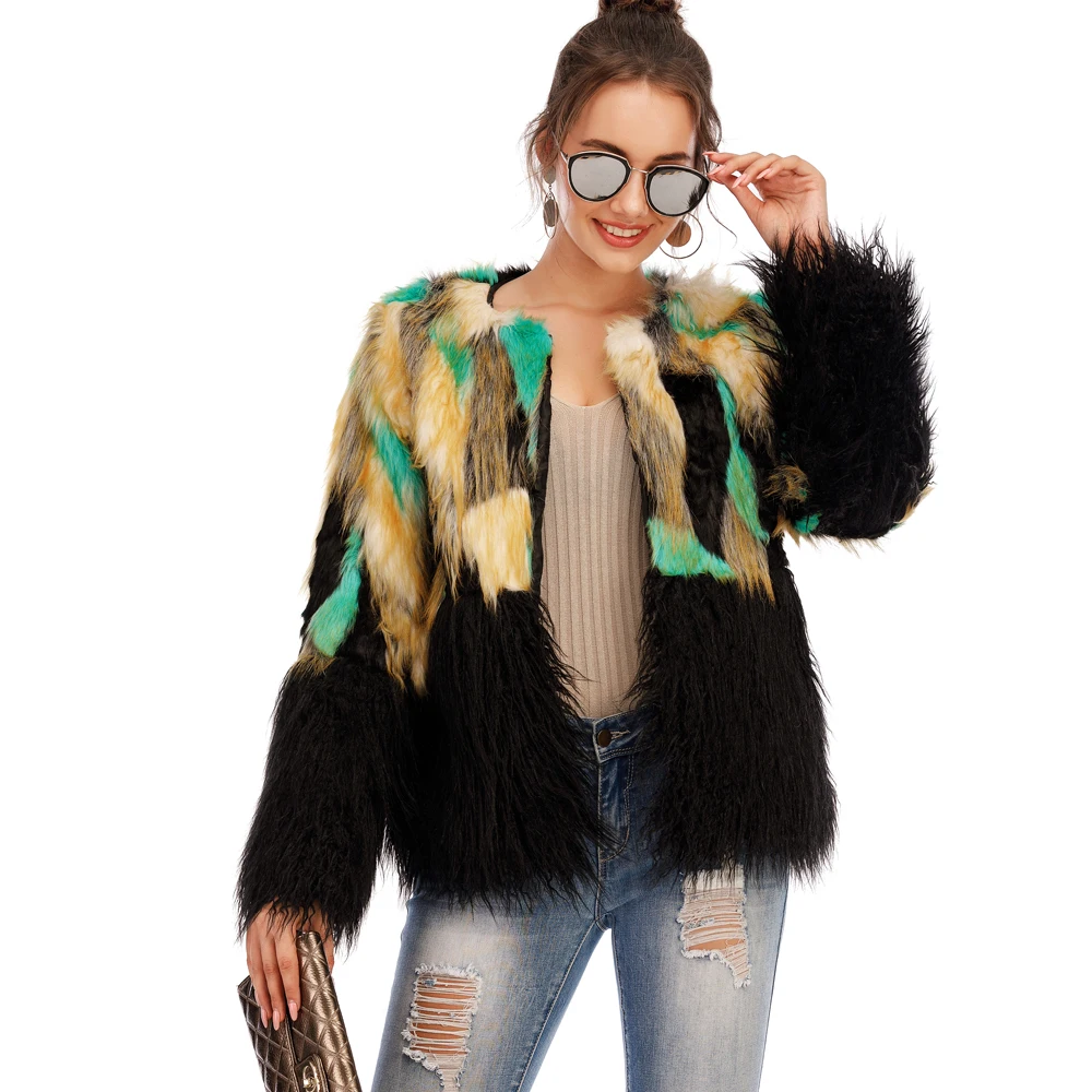 Рисунок 4 - Элегантное женское пальто из искусственного меха