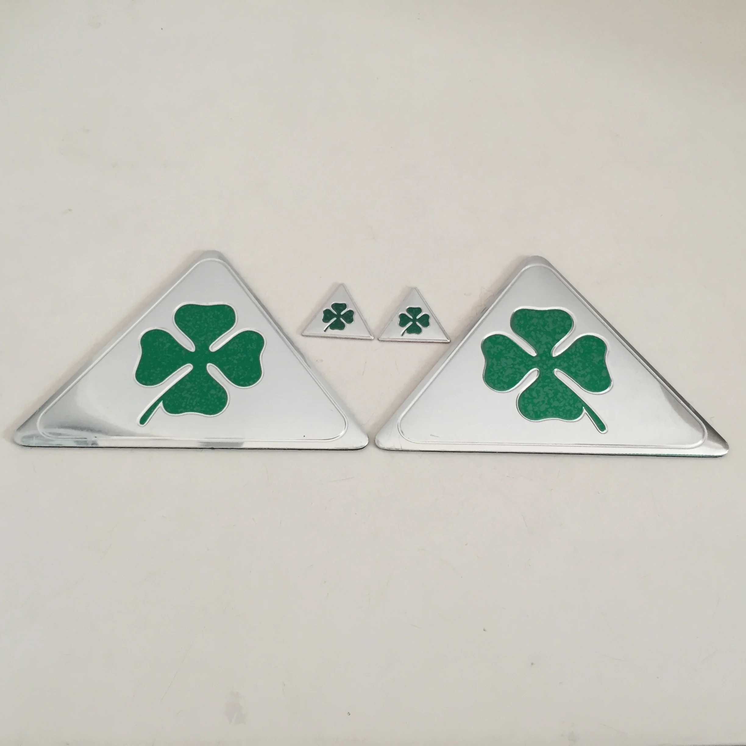 Значок-эмблема для бокового брызговика автомобиля Alfa Romeo quatrefoil green delta 147 156 159 166
