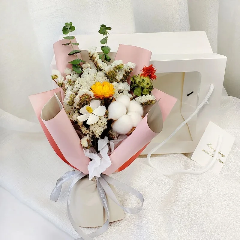 

Bunch of Dried Flower Daisy Cotton Bouquet Box for a Gift to Girlfriend Guests Arrangement Wedding Party Desk Garden Home Decor