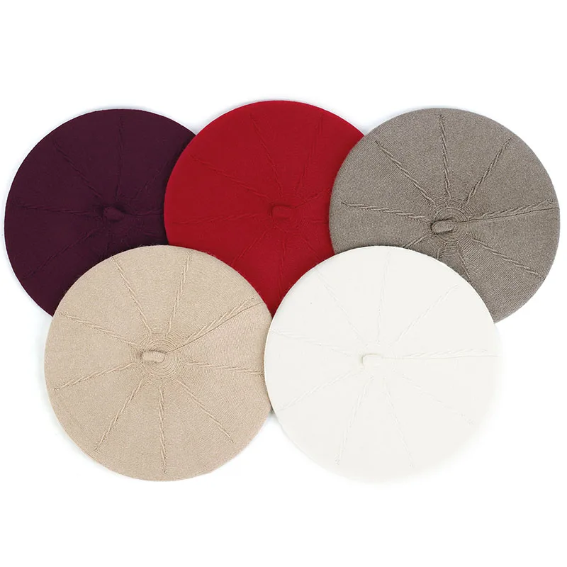 Элегантный вязаный однотонный зимний теплый берет с подвеской под дерево во