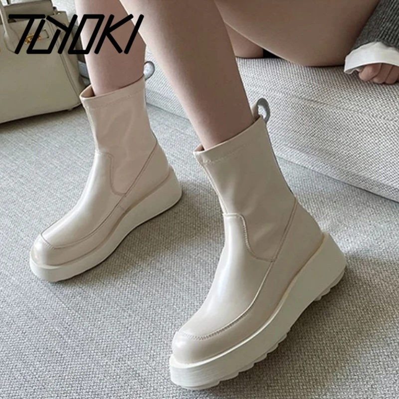 

Tuyoki Women Short Boots Genuine Leather Thick Sole Chunky Ins Ankle Boots Fashion Ladies Shoes Winter Footwear Size 34-40