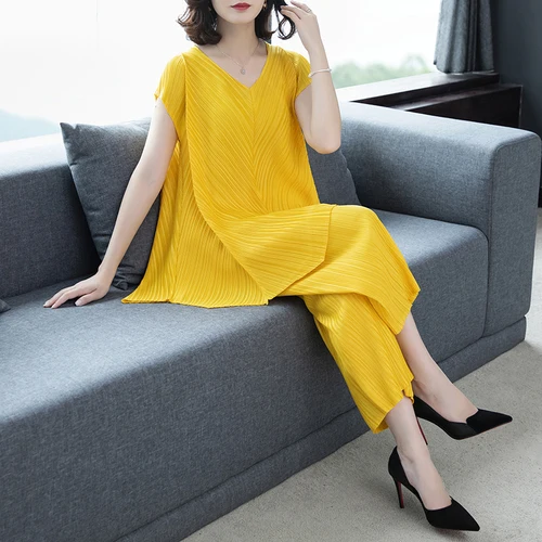 

Yellow Women Two Piece Outfits Summer Pleated Wide Leg Pants High Quality Ensemble Femme 2 Pieces Pantalon Elegant Women's Suit