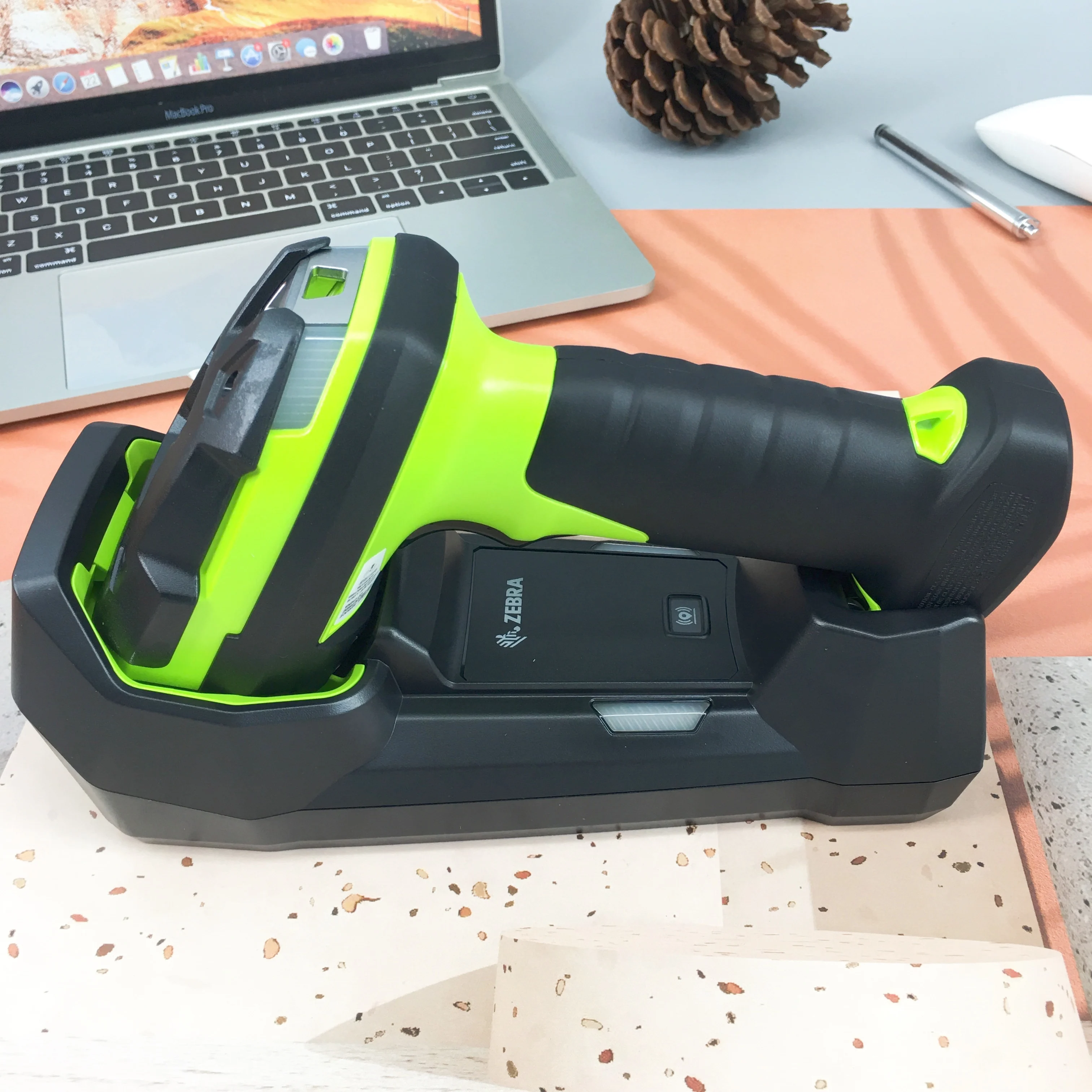 Zebra LI3678 SR Ultra Rugged 1D Wireless Barcode Scanner Kit FIPS Vibration Motor Includes Cradle Power Supply and USB Cord|Сканеры| |