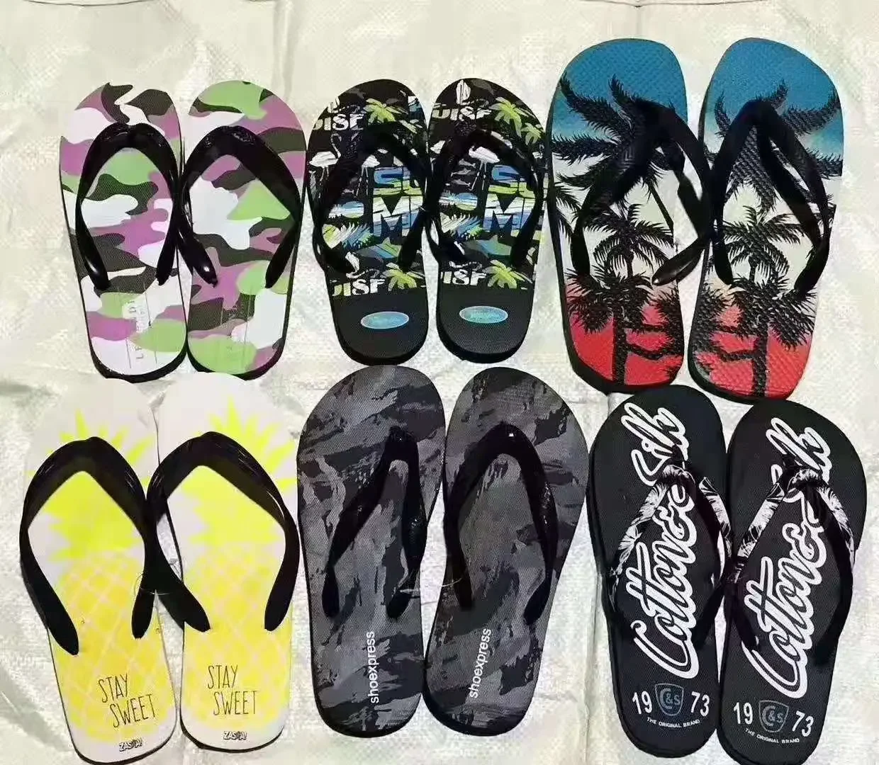 

4 pairs of slippers are sold, and slippers 35-46 are available in large quantities all year round.