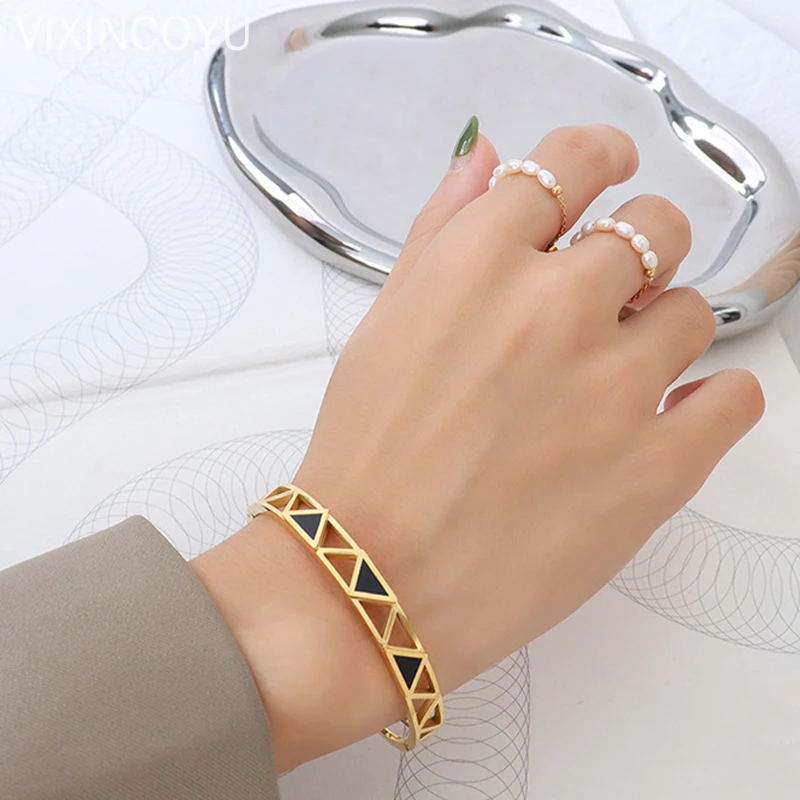 

2022 Hot Sale Titanium Steel Cuff Bracelet Bangles For Women Fashion Hollow triangle Bracelets Jewelry Party Female Accessories