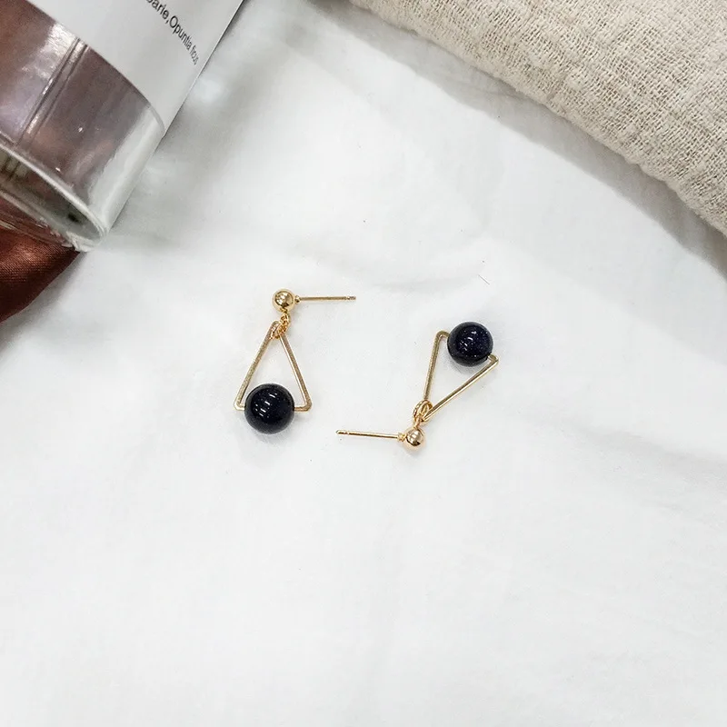 Простые геометрические треугольные серьги женские гладкие синие оранжевые с