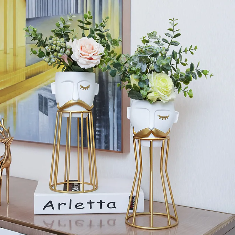 

CREATIVE RESIN VASES ALLOY BRACKET PORTRAIT VASE FLOWERS INSERT OFFICE STUDY DESKTOP FLOWER POT EUROPEAN FLORAL HOME DECOR R5375