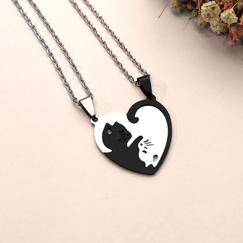 

Hot Sale Love Cat Stitching Animal Pendant Black And White Kitten Hug Couple Necklace Men And Women A Pair Of Love Tokens