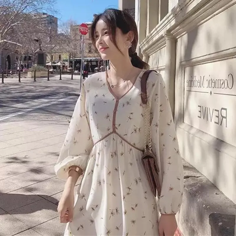 

Женское длинное шифоновое платье с цветочным принтом, длинным рукавом и V-образным вырезом