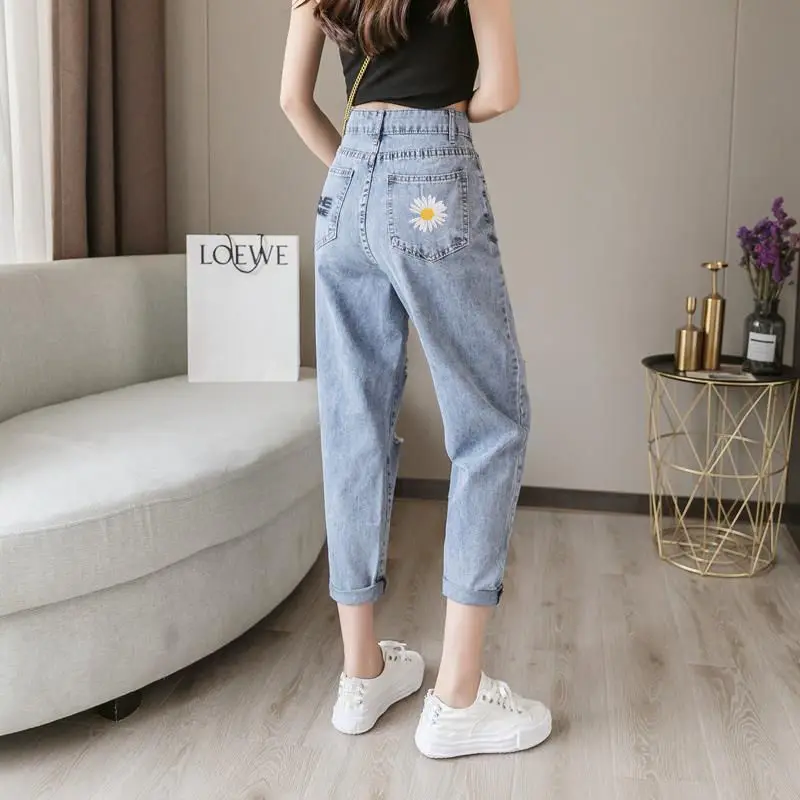 

Embroidered daisy ripped jeans women loose cropped trousers 2021 summer thin high waist straight leg pants BF tide