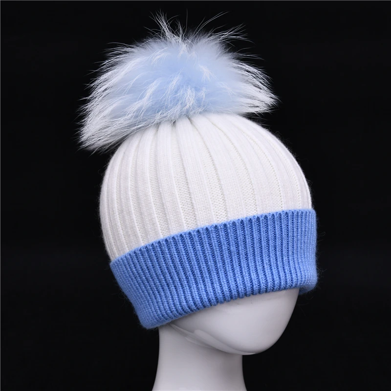 Детская зимняя шапка из натурального меха детская вязаная с большим помпоном