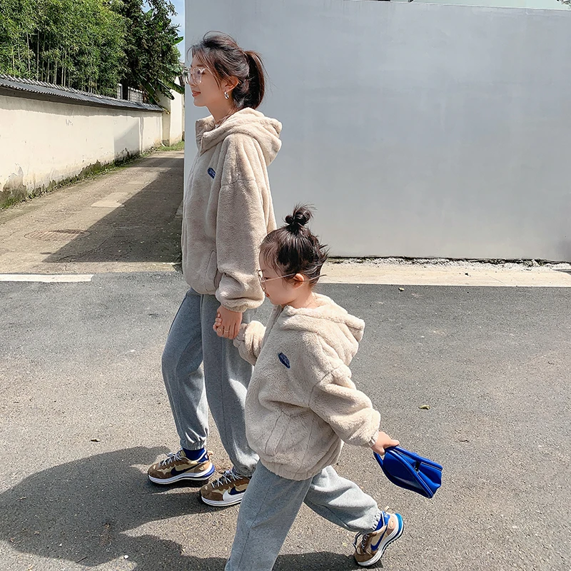 

Family Jacket Women's And Baby Boy Girl Winter Jackets Kids Fashion Clothes Parent Child Coat Mother Daughter Matching Clothes
