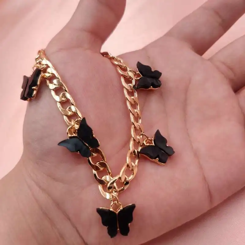 Женский широкий браслет-цепочка с подвеской в виде звеньев золотистого и