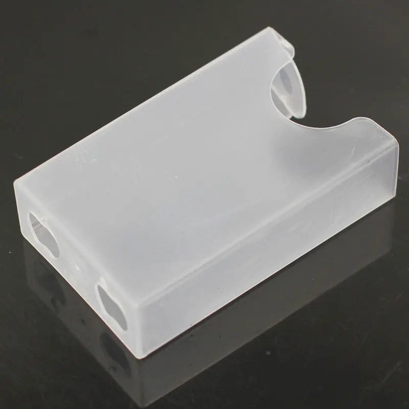 

1PC Plastic Clear Cigarette Case Holders 20 Capacity Shining Cigarettes Box Portable Cigarette Holder Container for Smoker