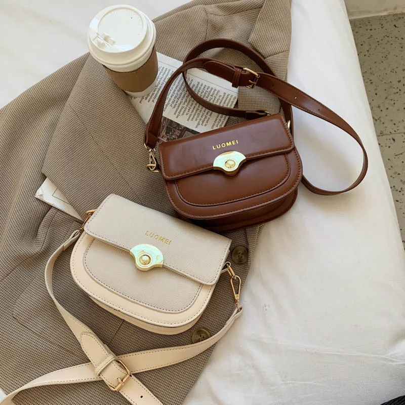 

Textured small bag handbag 2020 winter new fashion online celebrity western style messenger bag retro Hong Kong style saddle bag
