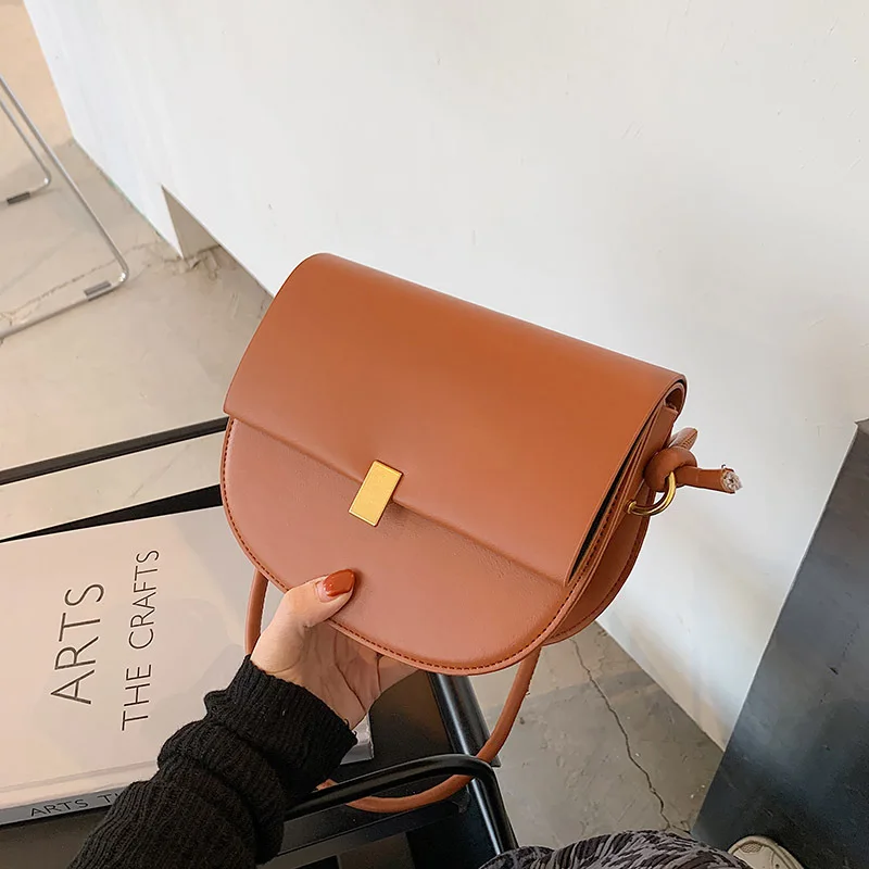 

High Quality Leather Saddle Bag Solid Color Shoulder Bag Crossbody Bag Lock Messenger Bag Designer Famous Brand Women Bag 2021