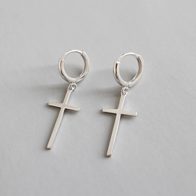 Это название товара можно перевести следующим образом: "Серьги EDS Silver 925 Jewelry Sterling для женщин в корейском стиле с длинными бахромами на кресте".