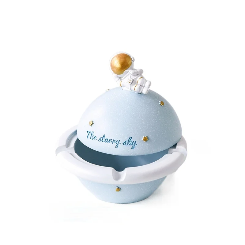 

Cute Astronaut Ashtray With Lid Creative Ash Tray Gadgets Gift For Boyfriend Smoking Weed Home Decoration Desk Accessories