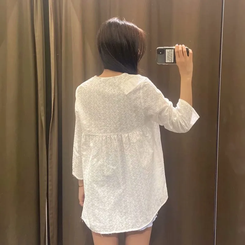 

ZA 2021 White Embroidered Oversized Blouse Women V Neck Openwork Summer Shirt Fashion Button Up Vintage Loose Embroidery Top