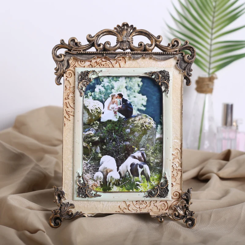 

European-style Retro Resin Wedding Photo Frame 6 Inch Luxury Photo Frame Retro Combination Studio Set-up Resin Photo Frame