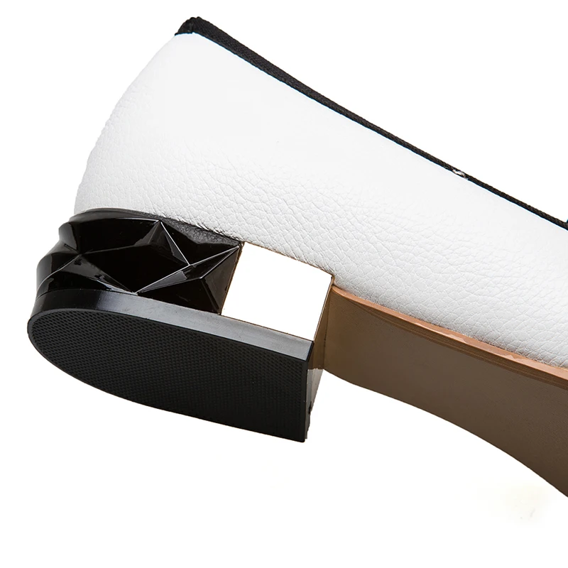 

MEIJIANA White Loafer Sexy Lips Metal Decoration Slip on Women Brand Shoes Women Wedding Shoes