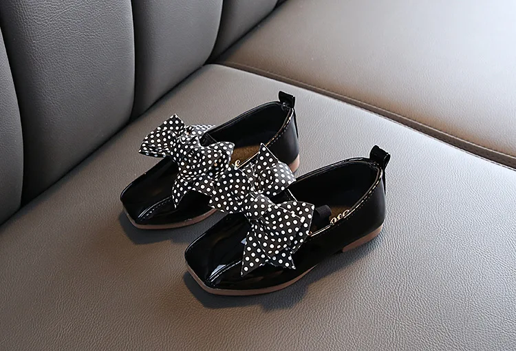 Обувь для девочек с узором в горошек и бантом милые черные осенние Prinses из