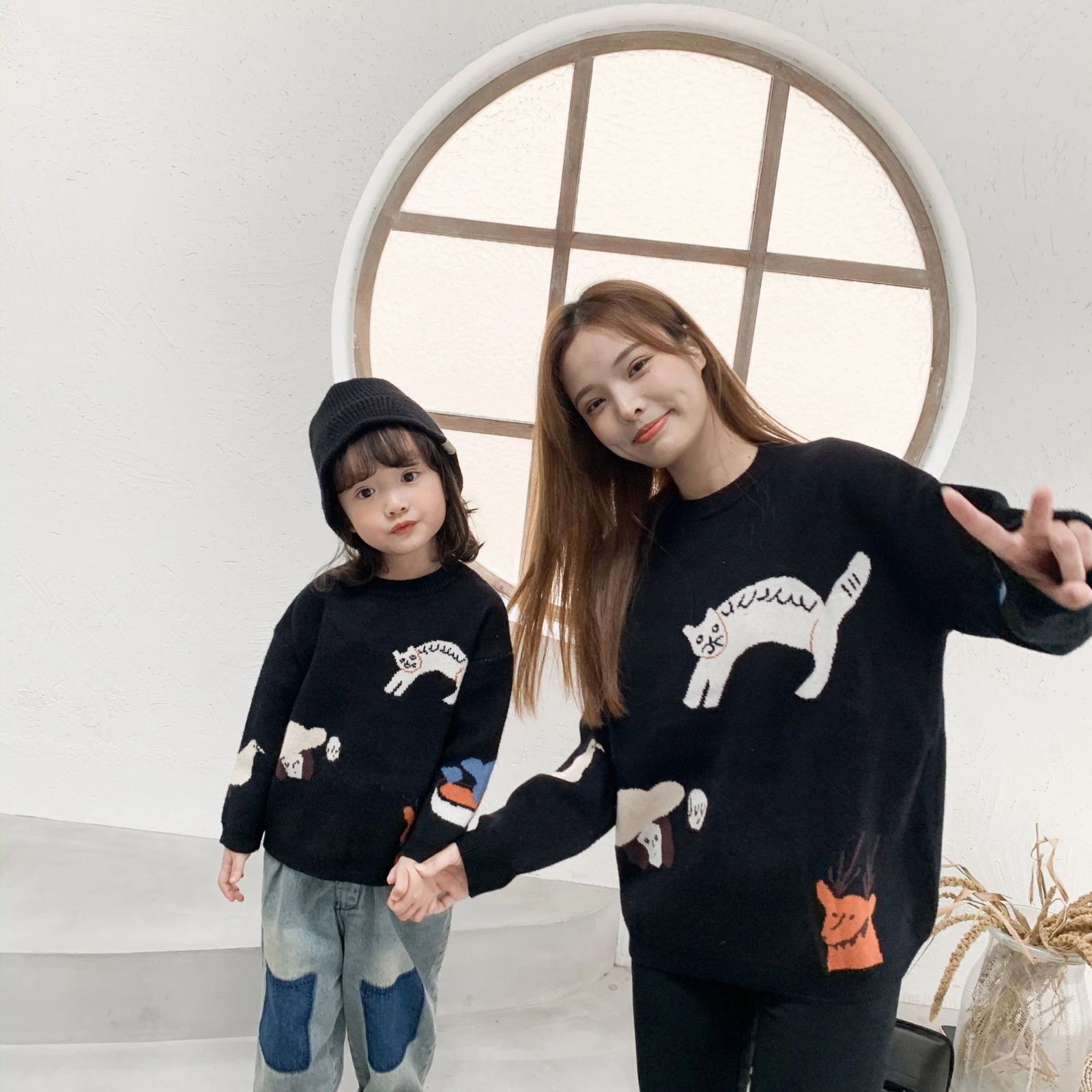 Одежда для мамы и дочки Осень зима Повседневный пуловер с принтом свитер матери